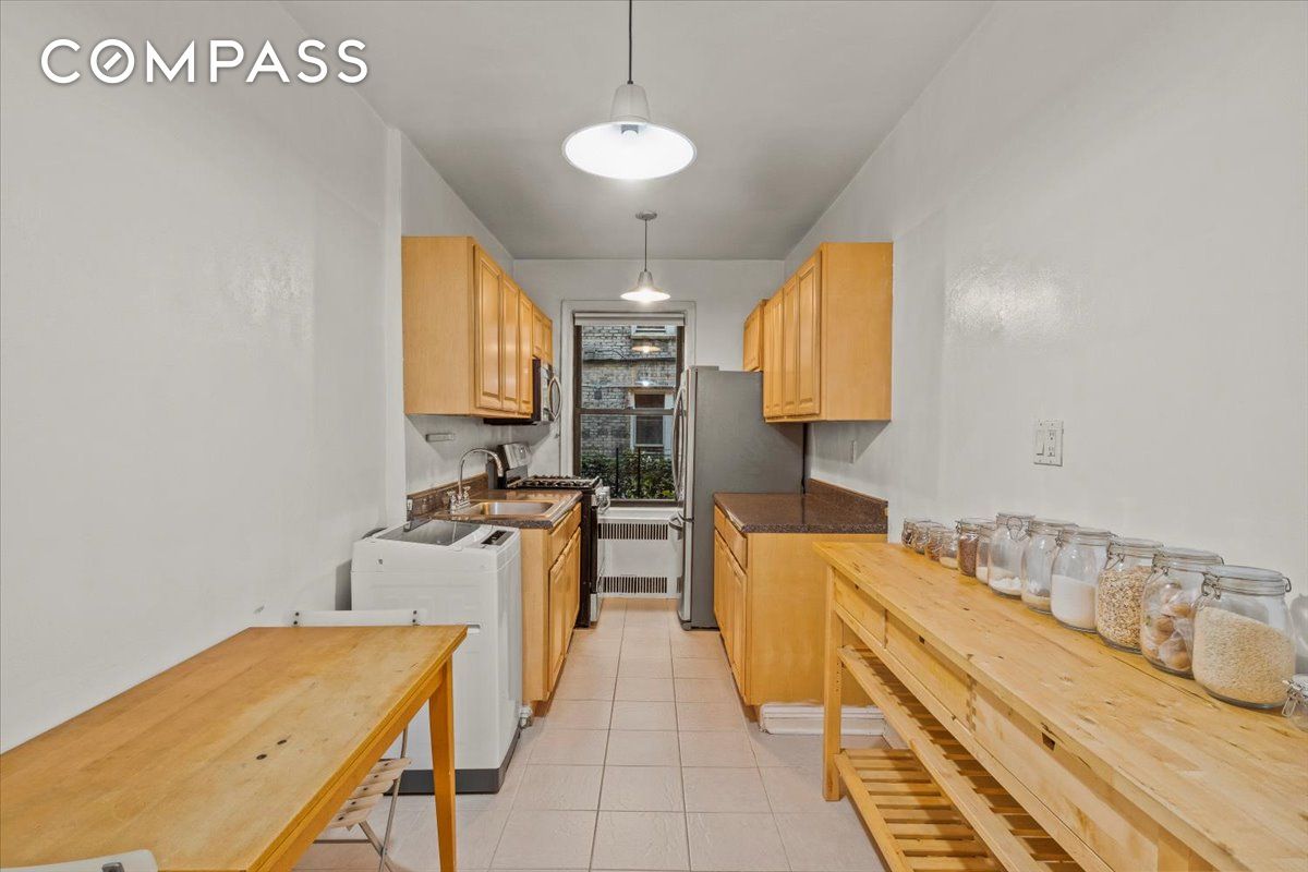 221 East 18th Street, New York City NY 11226 A.N Shell Realty