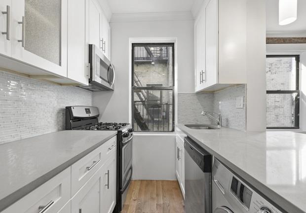 21-05 33rd Street, New York City NY 11105 A.N Shell Realty