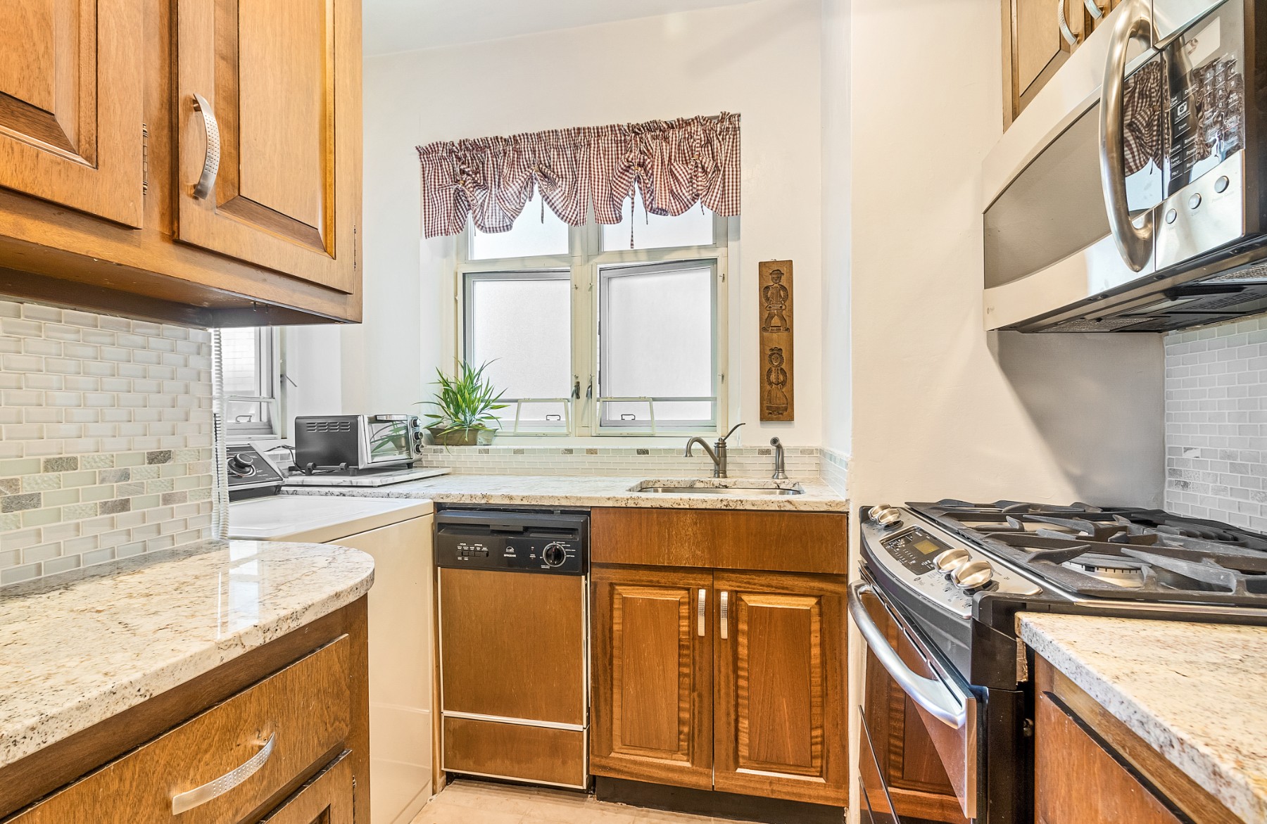 36 Sutton Place South, New York City NY 10022 A.N Shell Realty